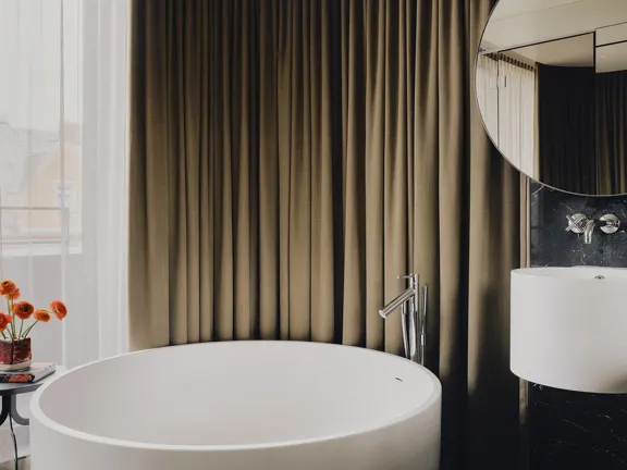 Freestanding Tub in The Dean Munich hotel rooms