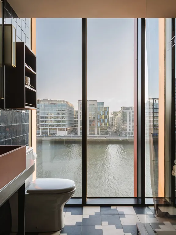 The ensuite in The Dean Docklands Penthouse BAthroom