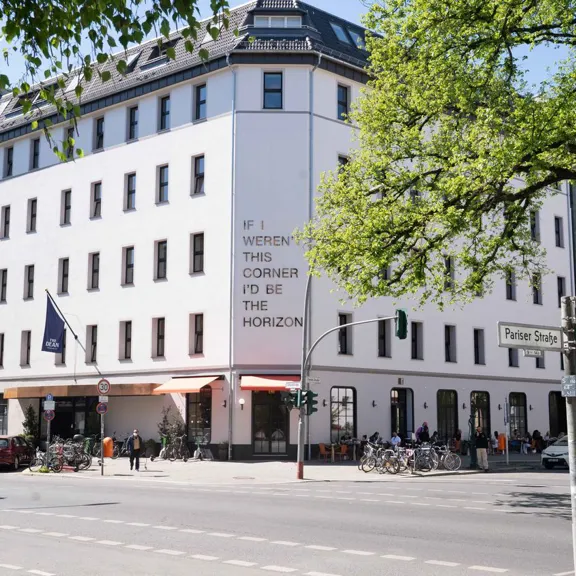 Dean Berlin Exterior