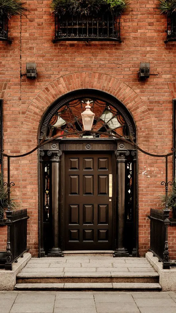 Exterior shot of the Dean Dublin Centre Harcourt Street