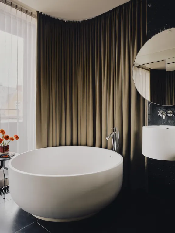 Freestanding Tub in The Dean Munich hotel rooms